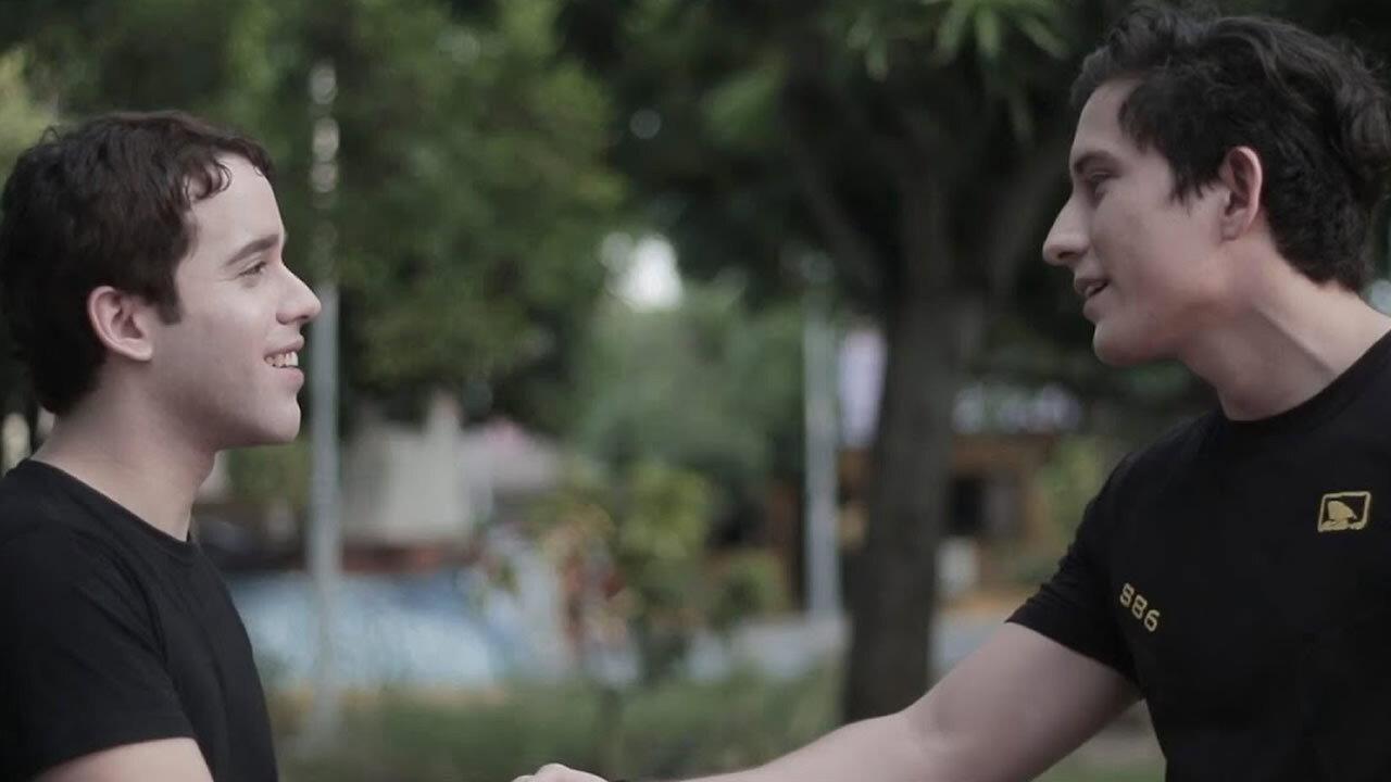 El vecino 2020 movie scene