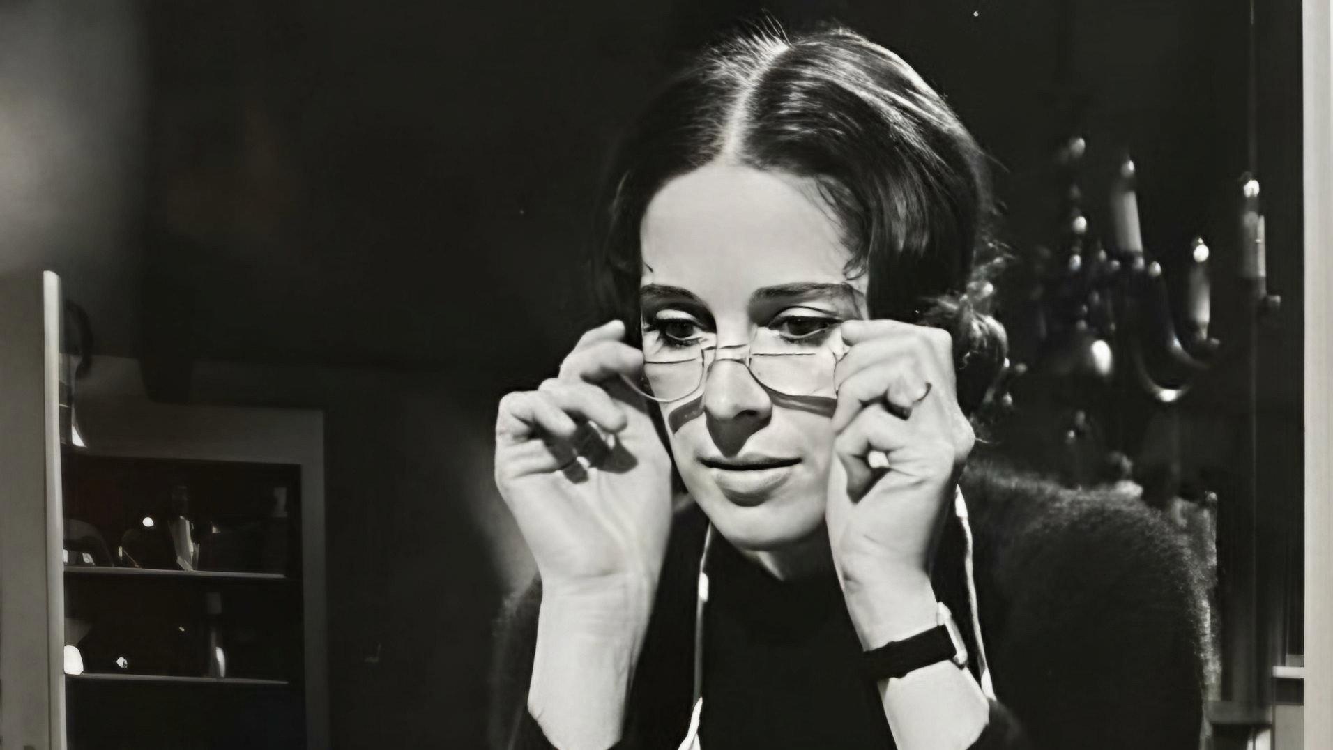 Lights Out 1972 movie scene