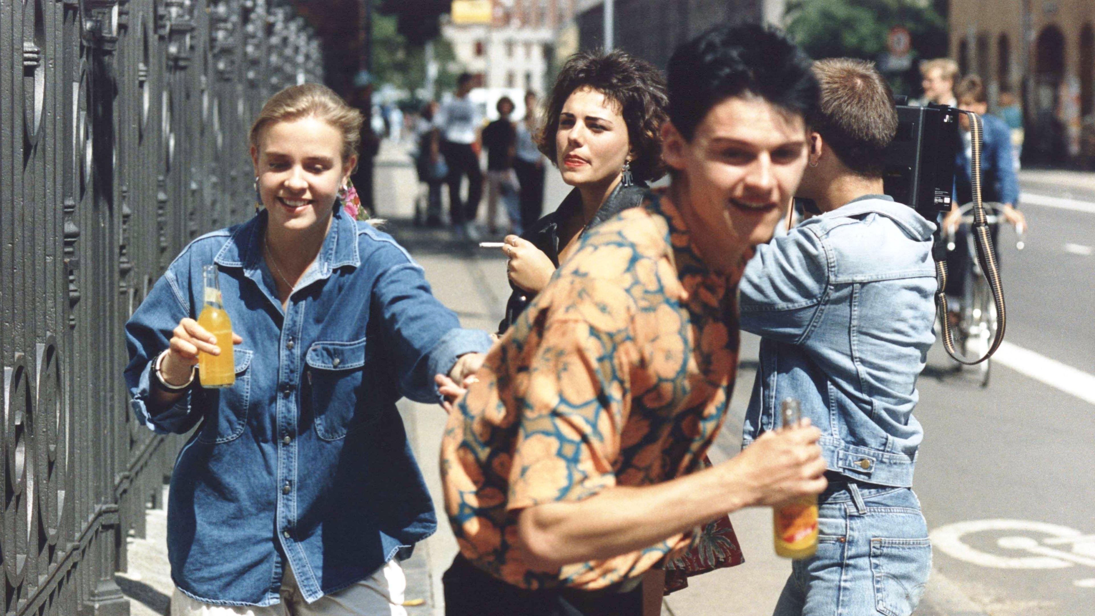 En afgrund af frihed 1989 movie scene