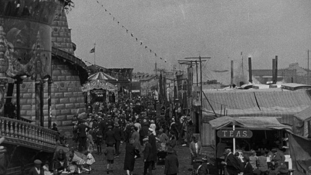 Surrey Frolics on the Green 1927 movie scene