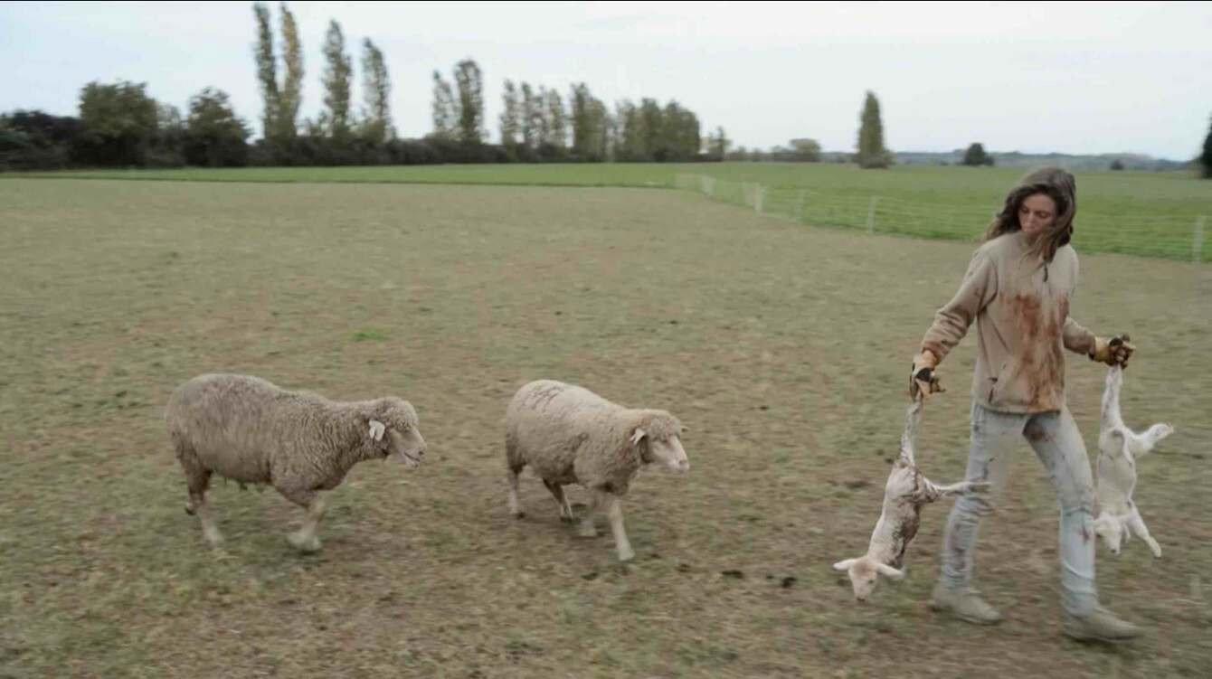 Jeunes bergers 2021 movie scene