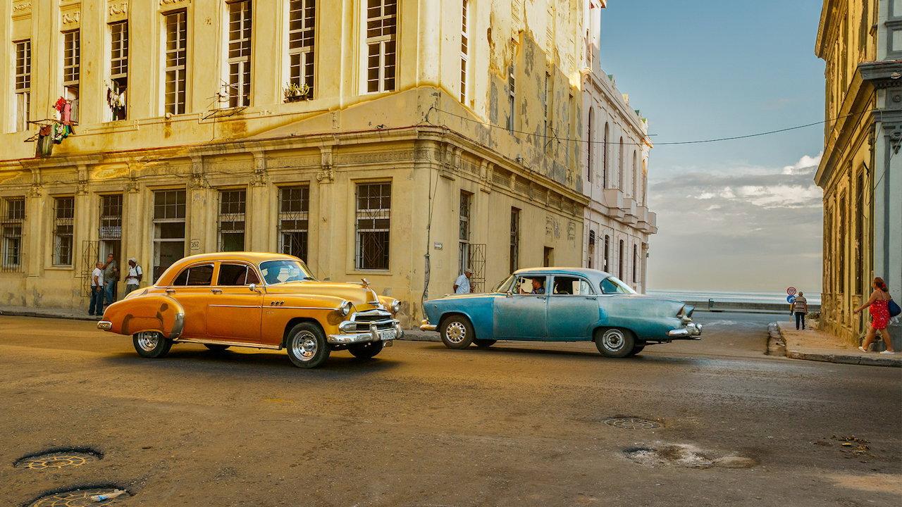 Havana Motor Club 2015 movie scene