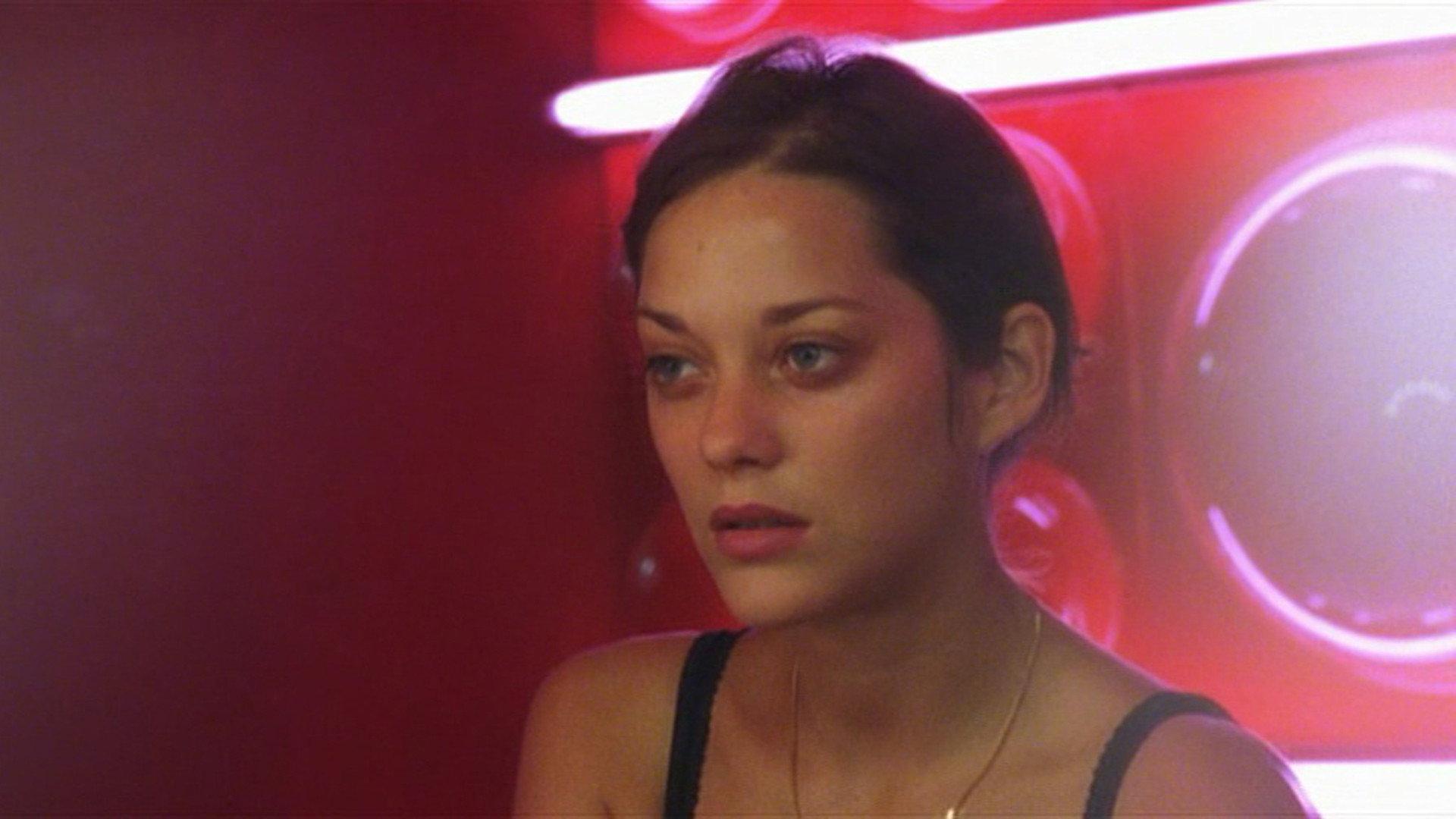 Pretty Things 2001 movie scene
