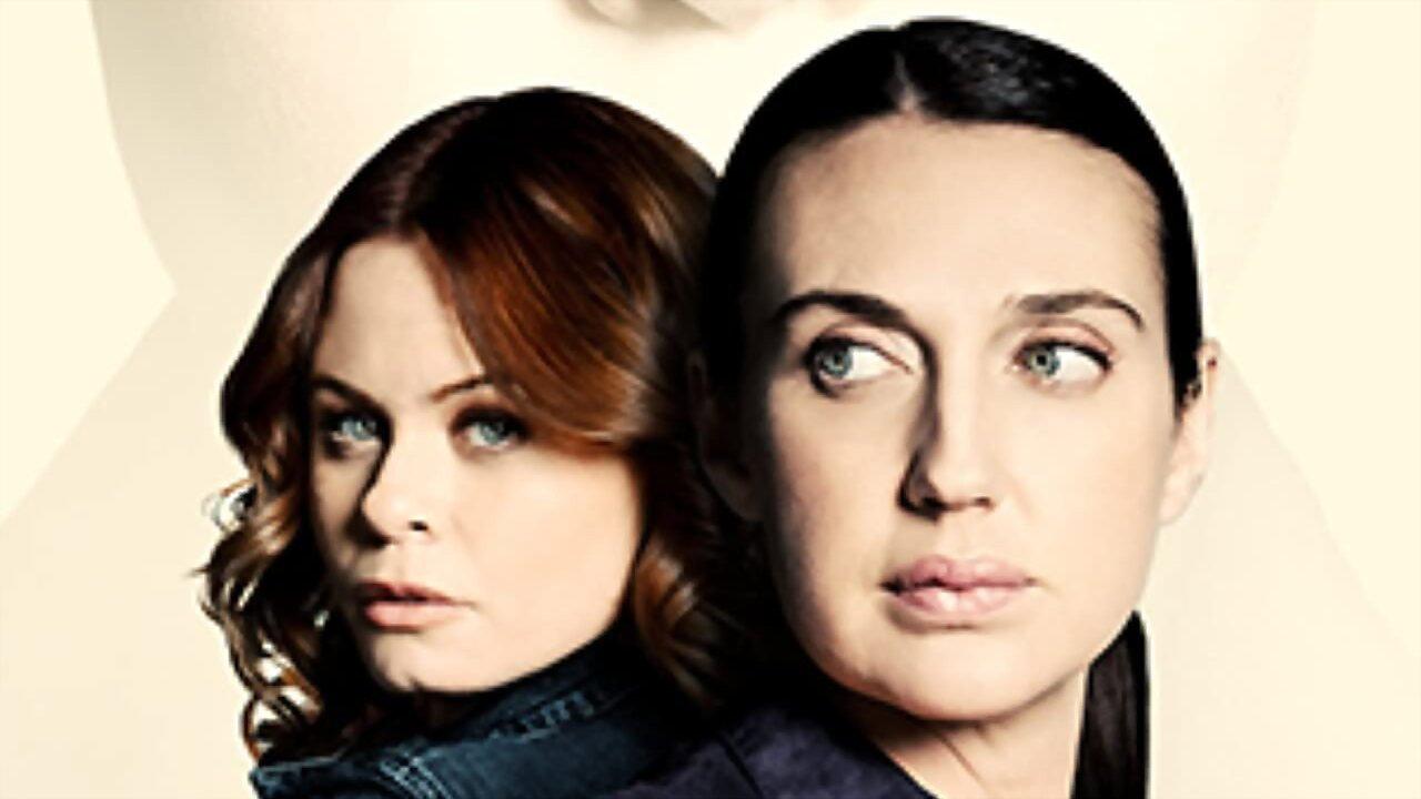 The Right Mom 2021 movie scene