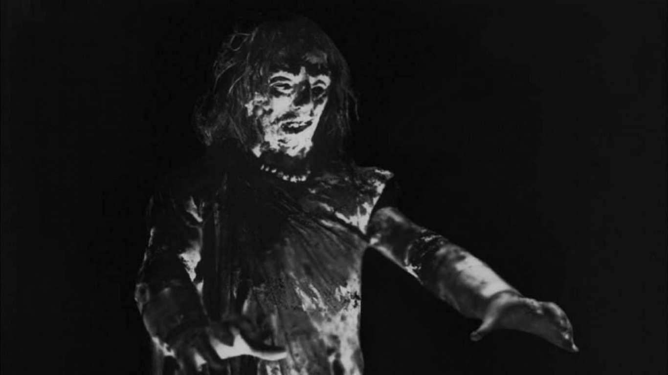 The Curse of the Aztec Mummy 1957 movie scene