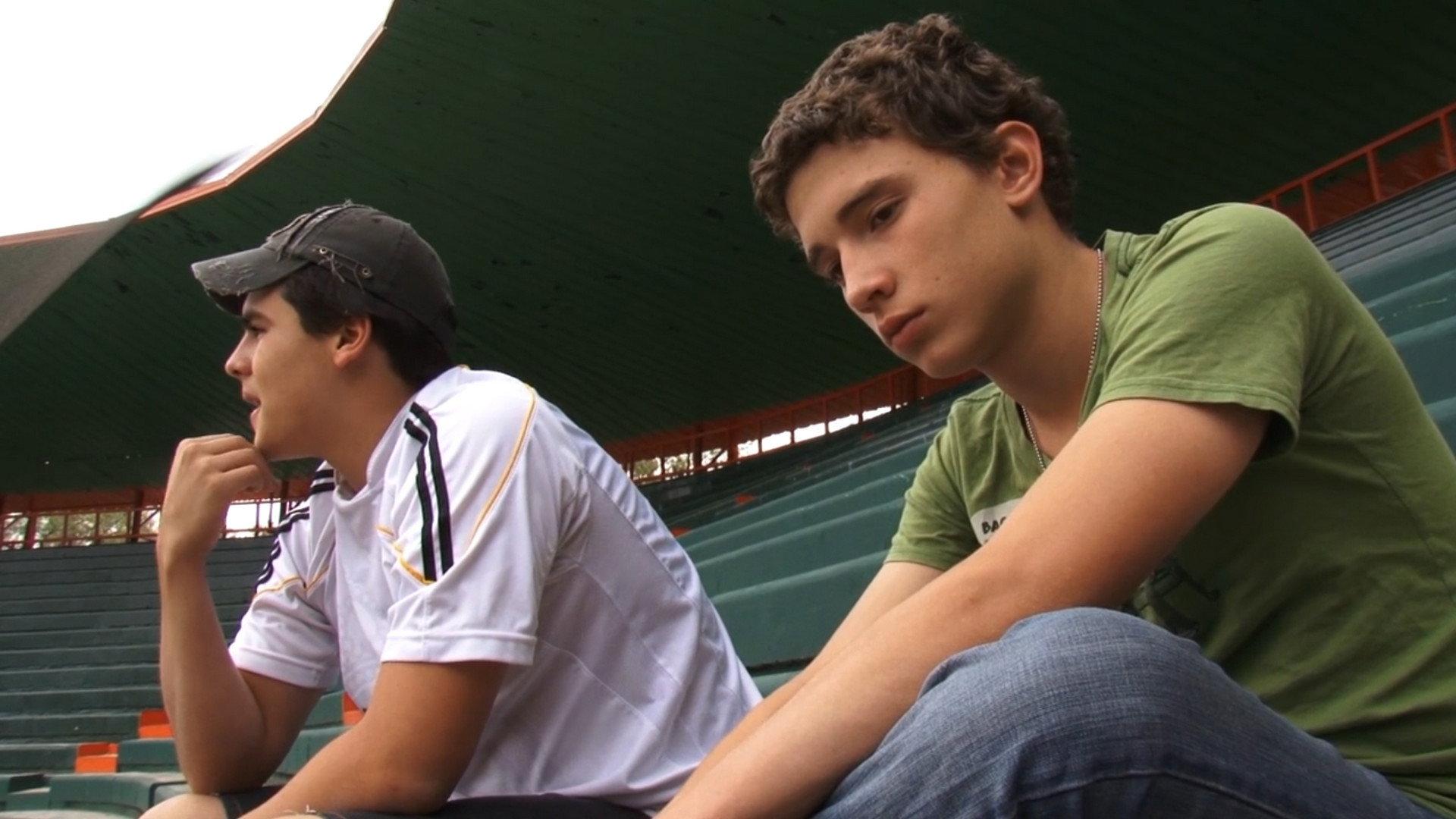 Hasta encontrarte 2013 movie scene