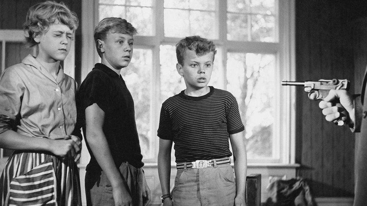 The Master Detective Lives Dangerously 1957 movie scene
