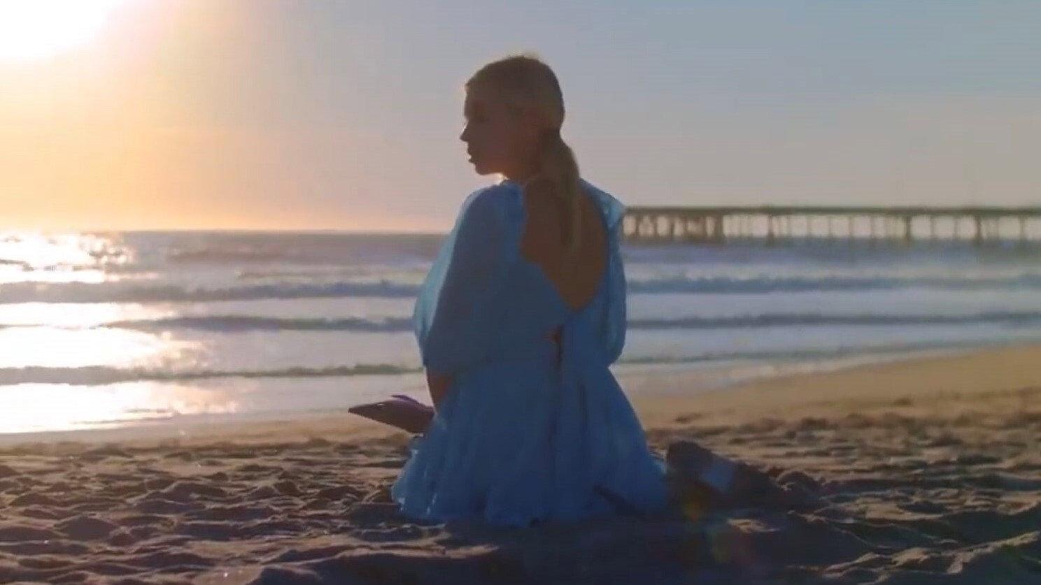 Pink 2021 movie scene