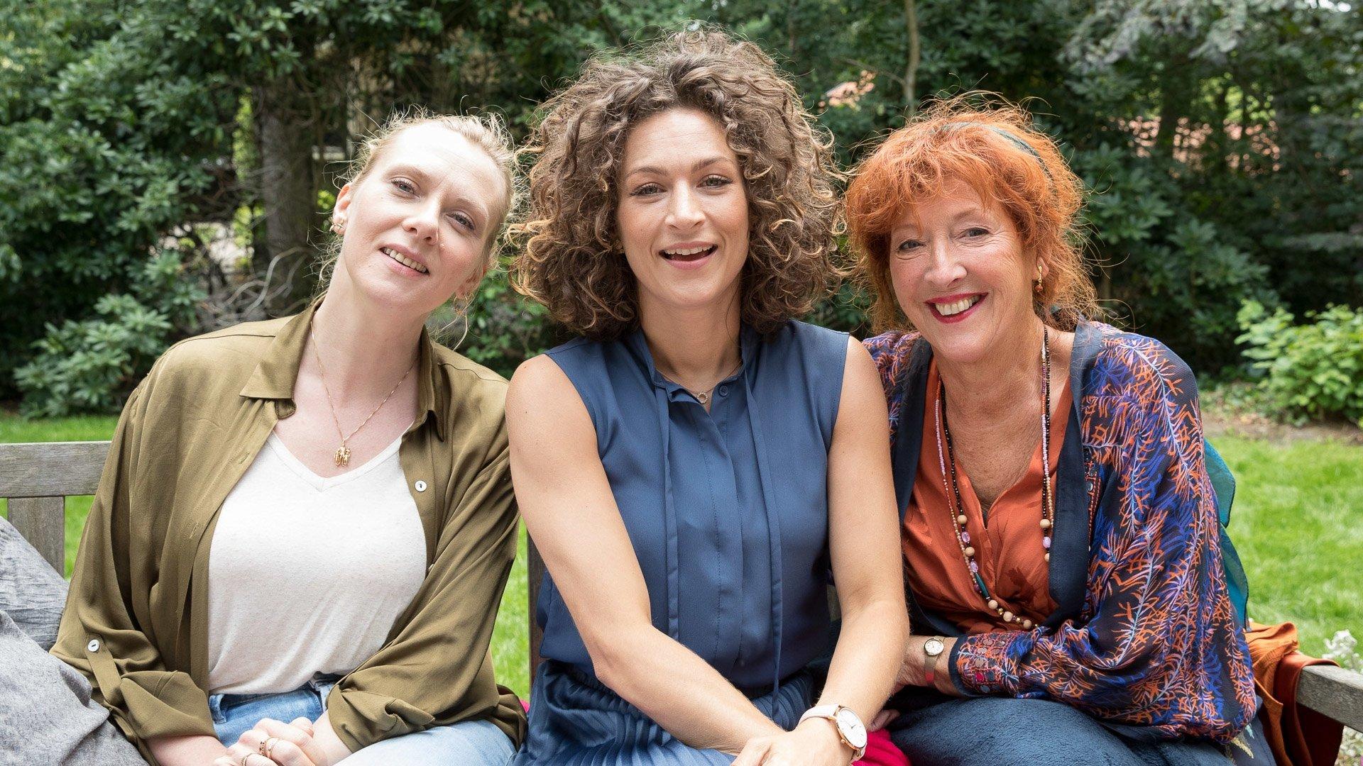 Huisvrouwen bestaan niet 2 2019 movie scene