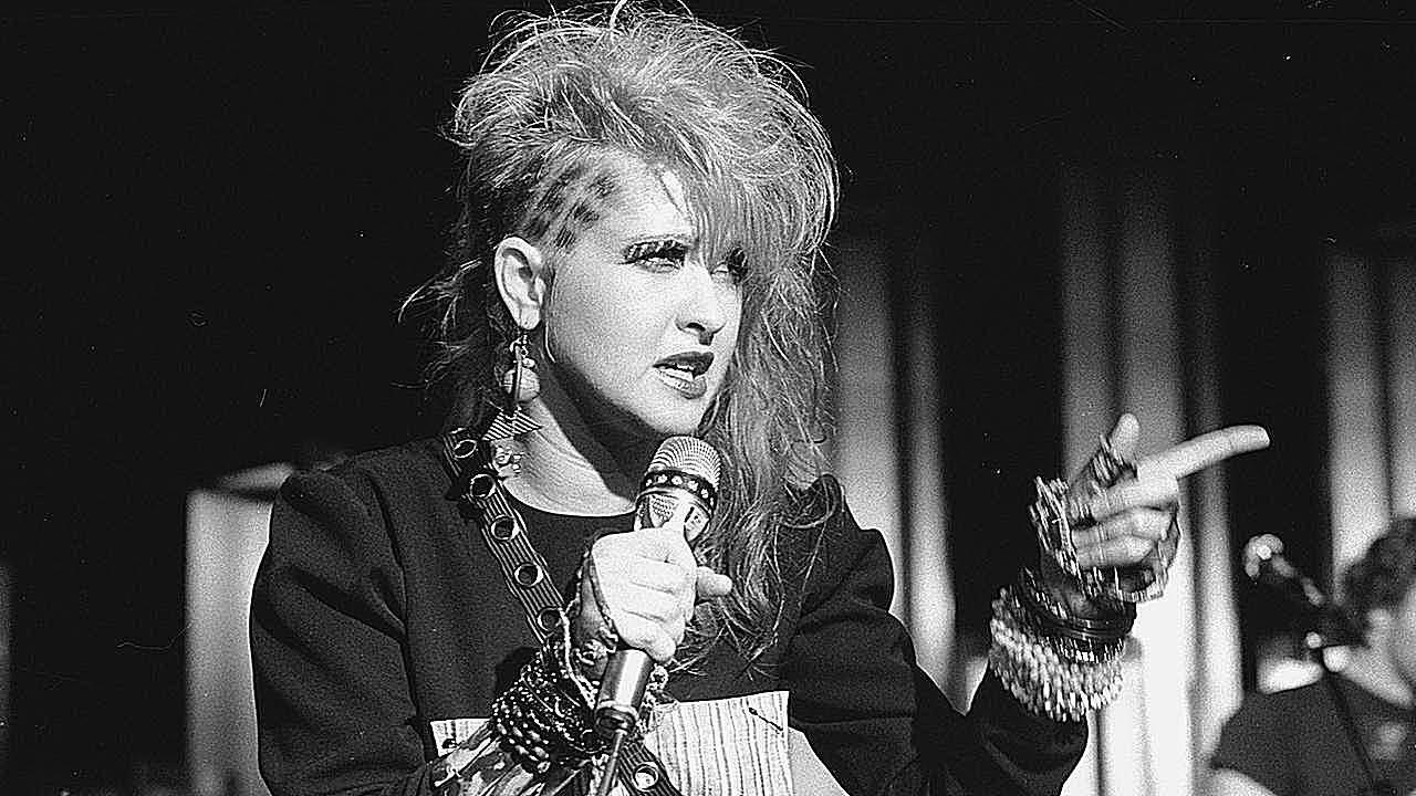 Cyndi Lauper - Live in Paris 1987 movie scene