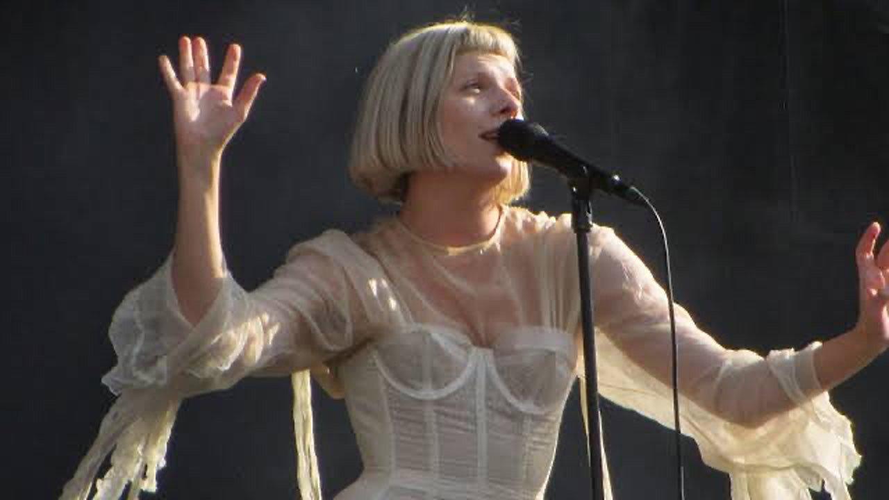Aurora - Rock en Seine 2022 2022 movie scene