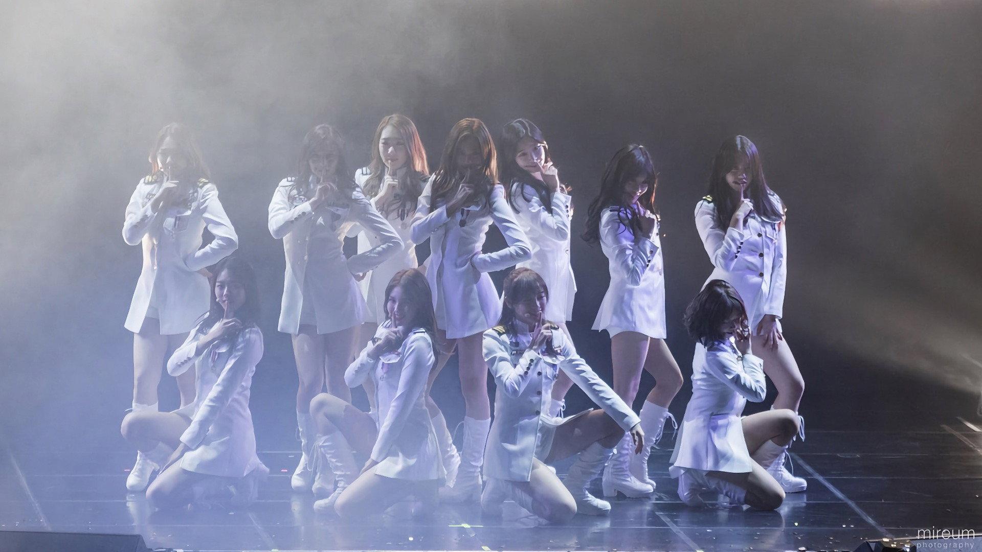 I.O.I - "Time Slip" Concert 2017 movie scene