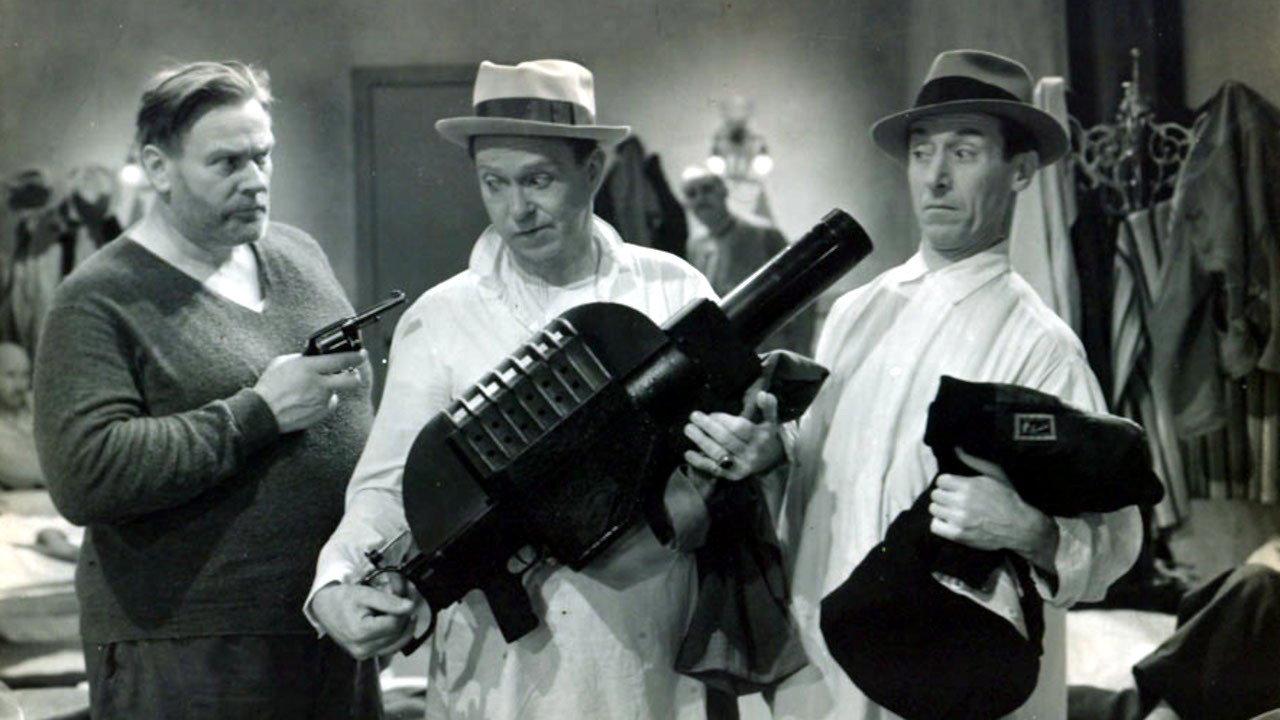 House of Errors 1942 movie scene