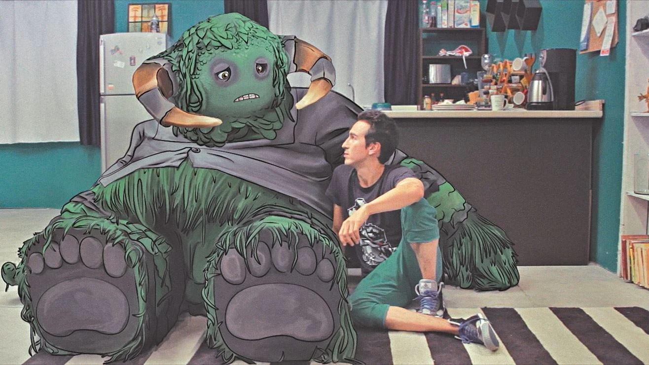 Monstruosamente Solo 2021 movie scene