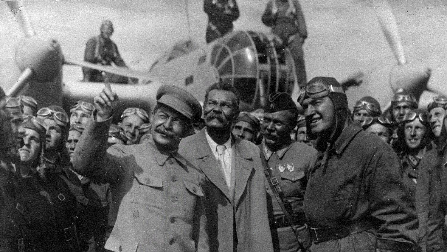 Wings of Victory 1941 movie scene
