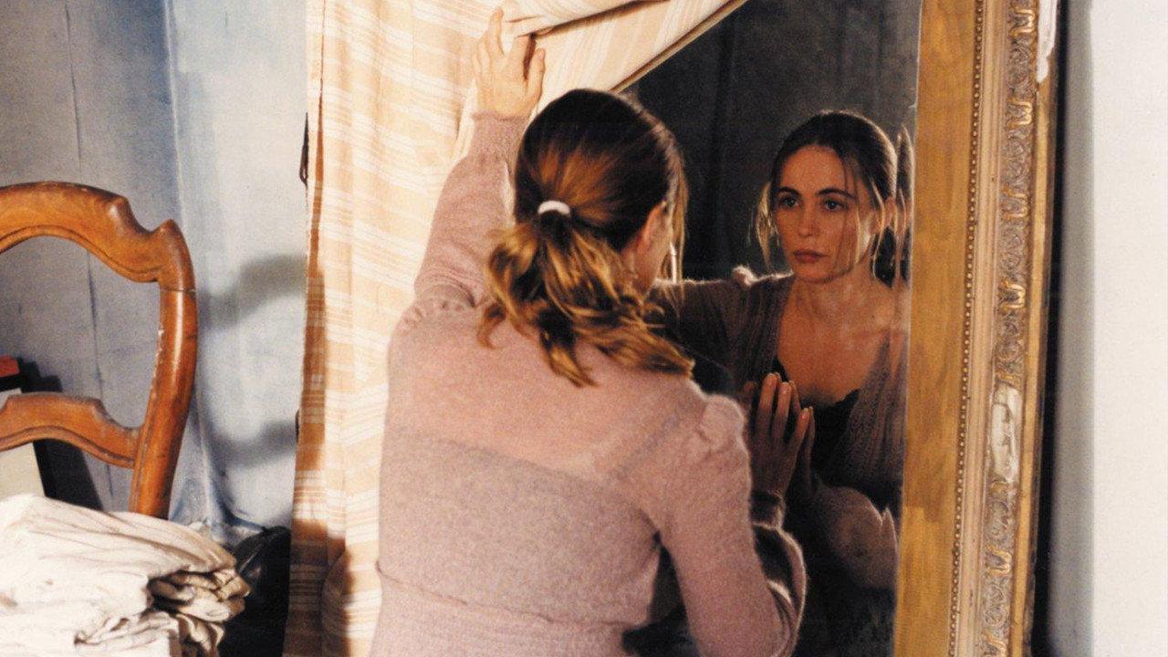 The Story of Marie and Julien 2003 movie scene