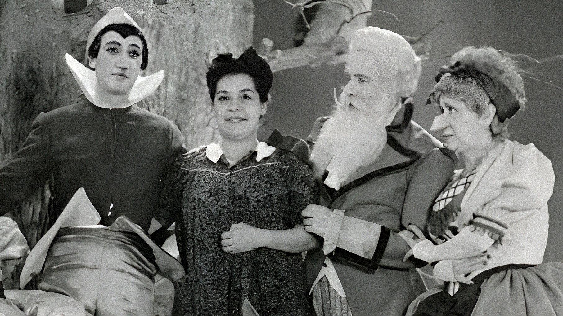 Aventuras de Cucuruchito y Pinocho 1943 movie scene