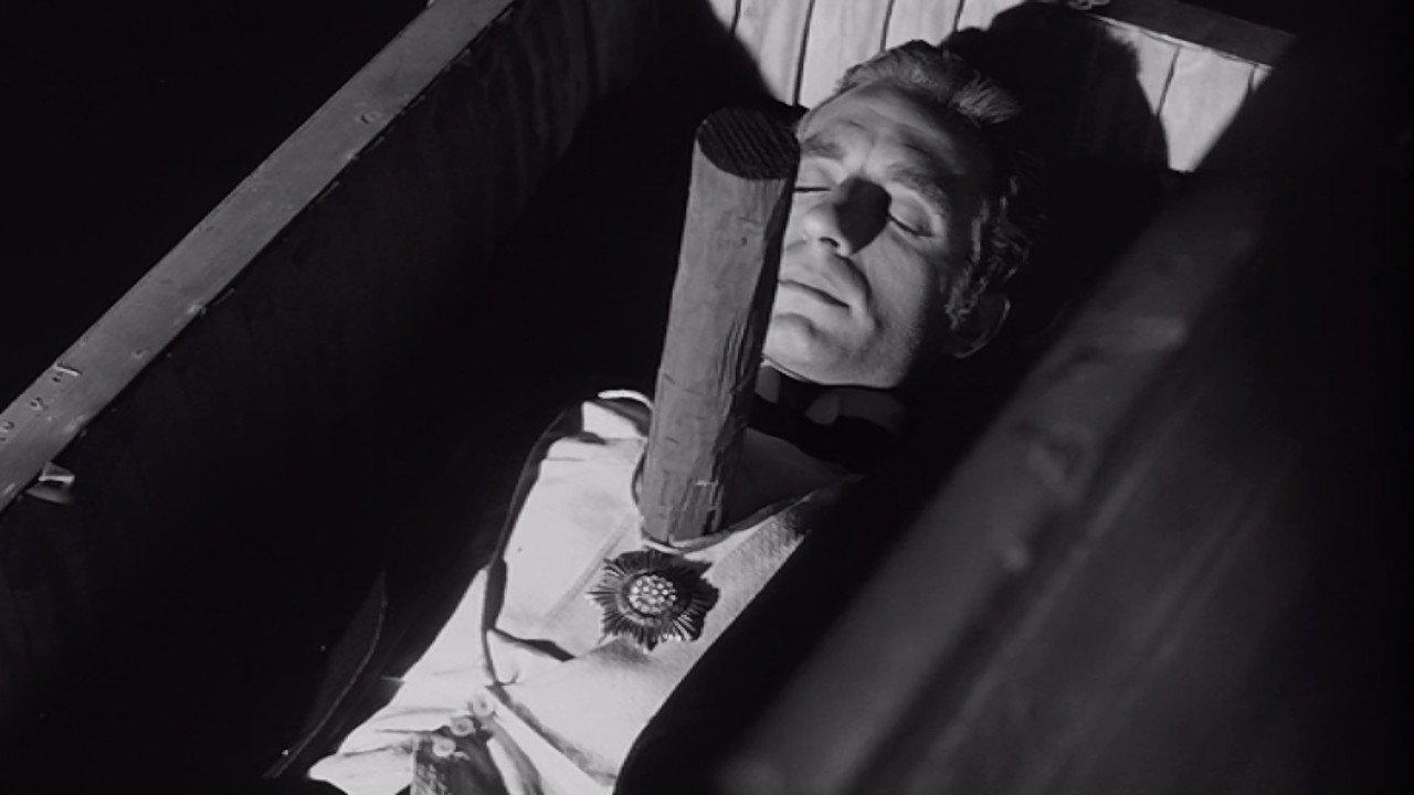The Vampire's Coffin 1958 movie scene