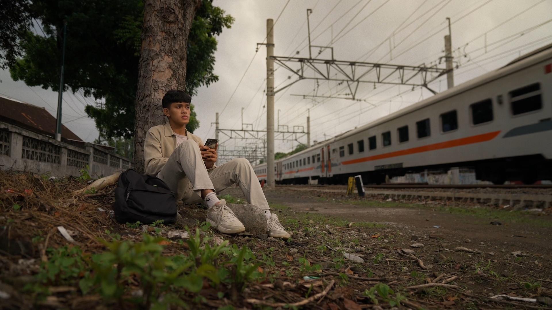 Mengejar Untuk Mengalah 2025 movie scene
