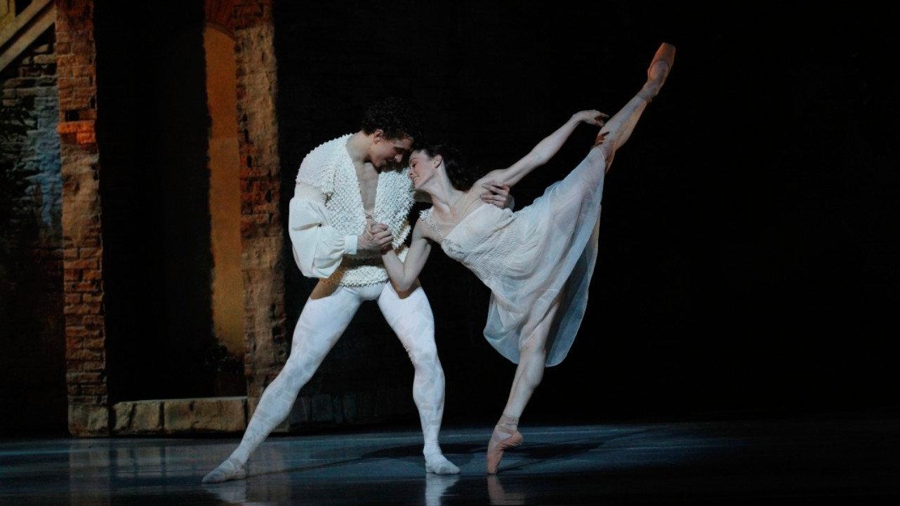 Graeme Murphy's Romeo & Juliet 2011 movie scene