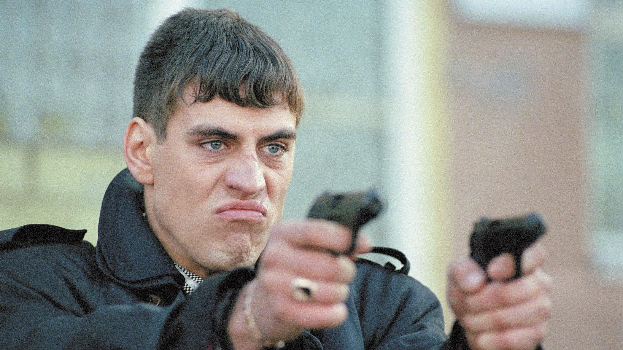 Dead Man's Bluff 2005 movie scene