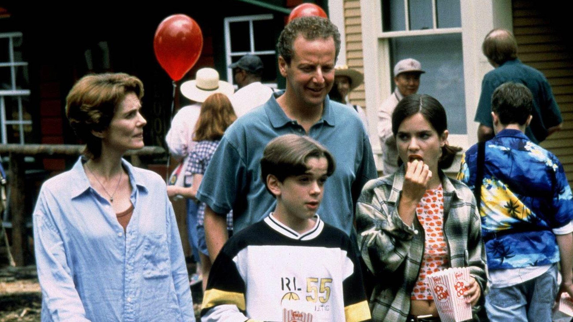 Tourist Trap 1998 movie scene