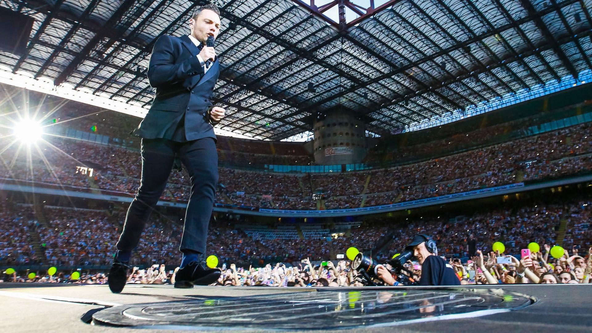TZN - Tiziano Ferro lo Stadio Tour 2015 2014 movie scene