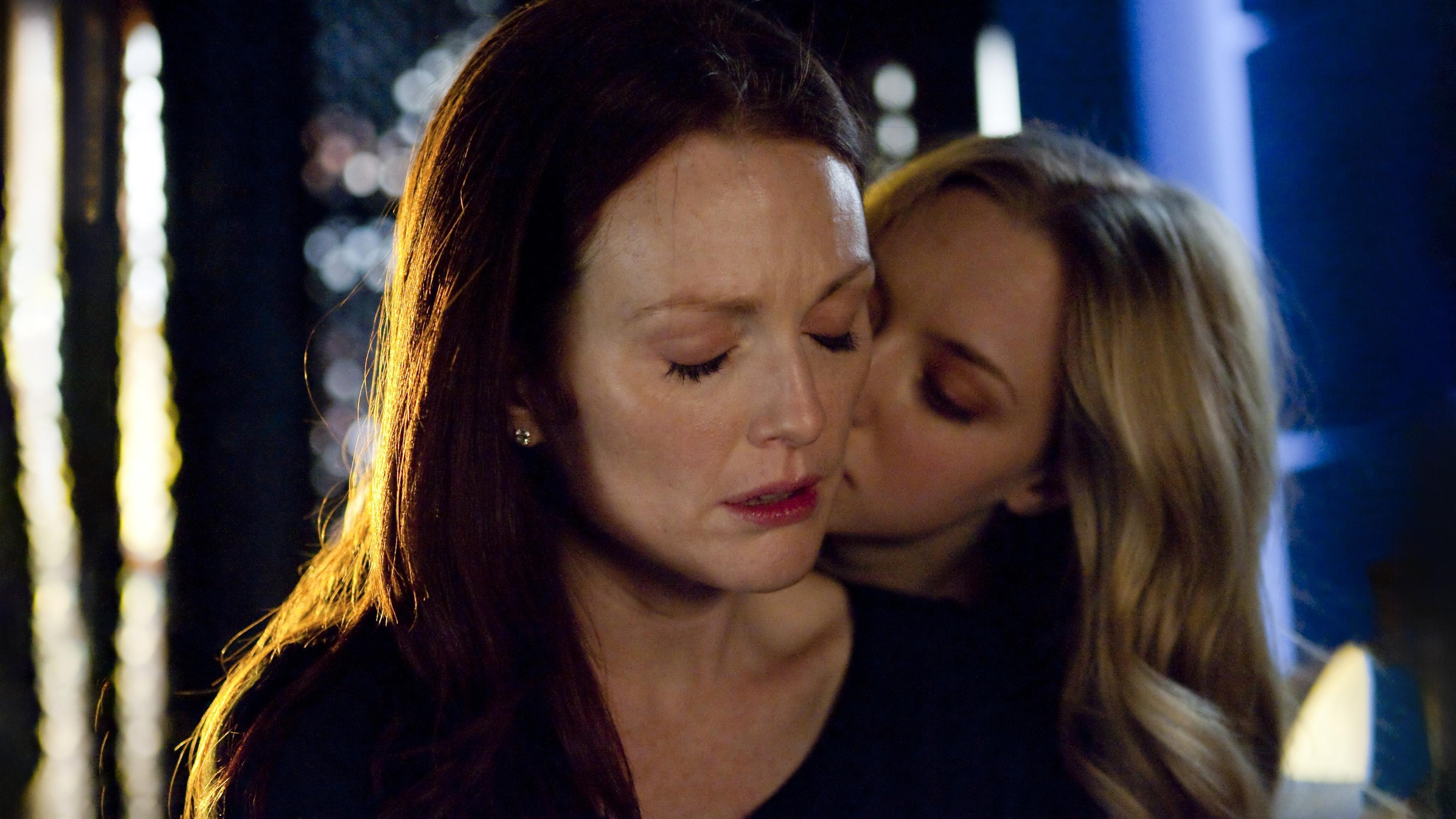 Chloe 2010 movie scene