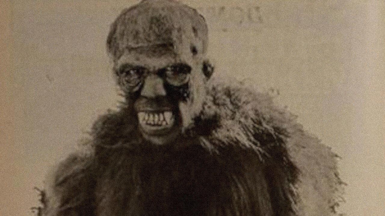 Go and Get It 1920 movie scene
