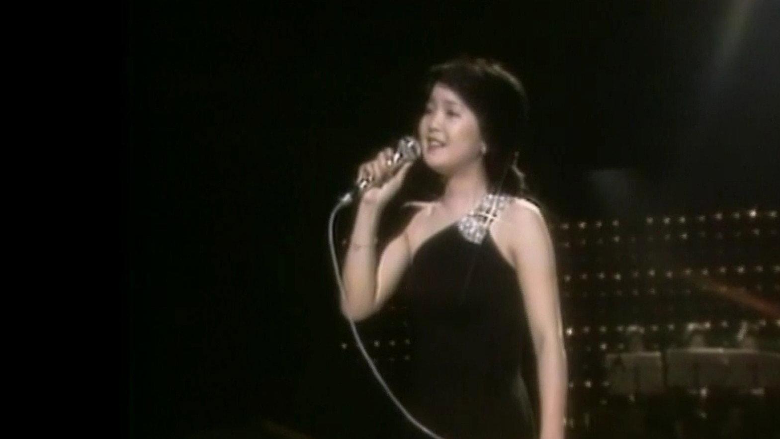 Teresa Teng — 1976 Concert in H.K. 1976 movie scene