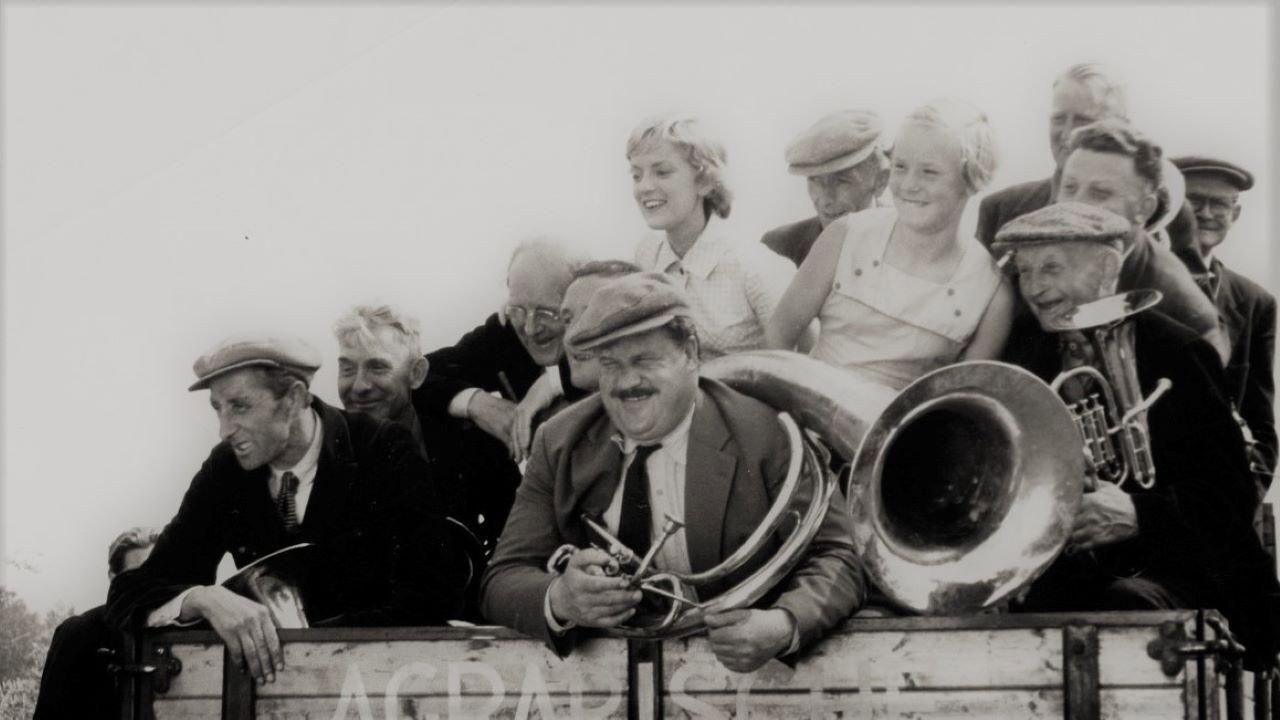 Fanfare 1958 movie scene