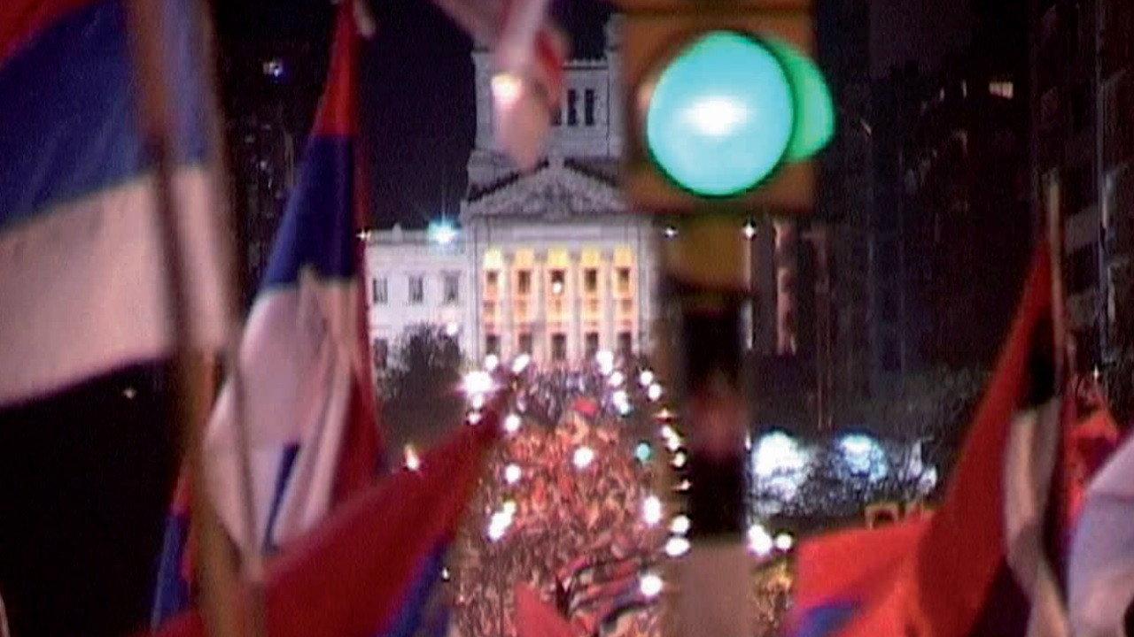 The Way the Wind Blows in October. The 2004 Election in Uruguay 2005 movie scene