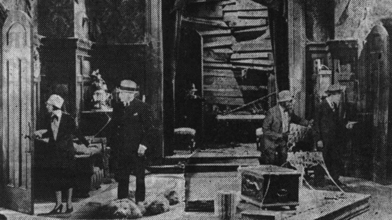 Unknown Treasures 1926 movie scene