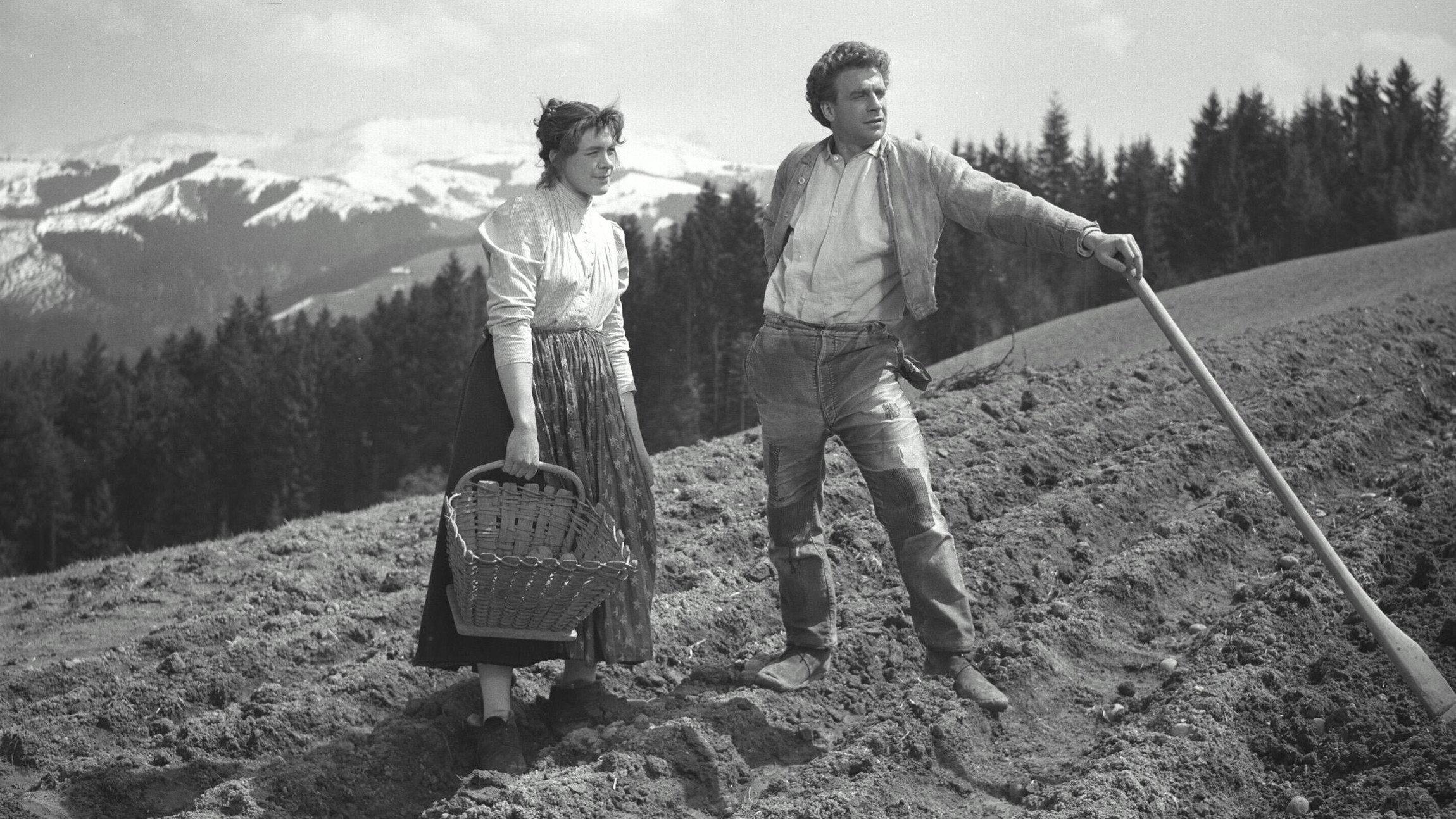 Uli the Farmhand 1954 movie scene