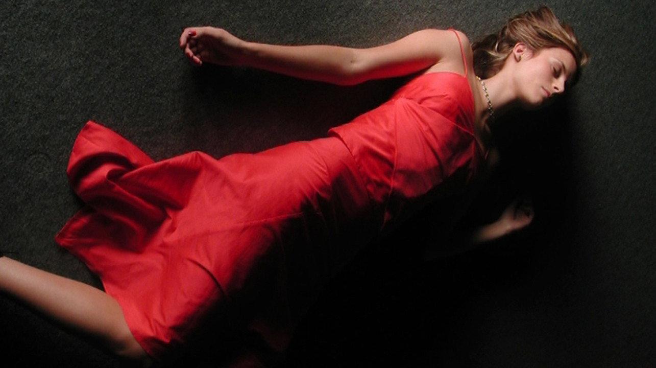 The Girl in the Mirror 2004 movie scene