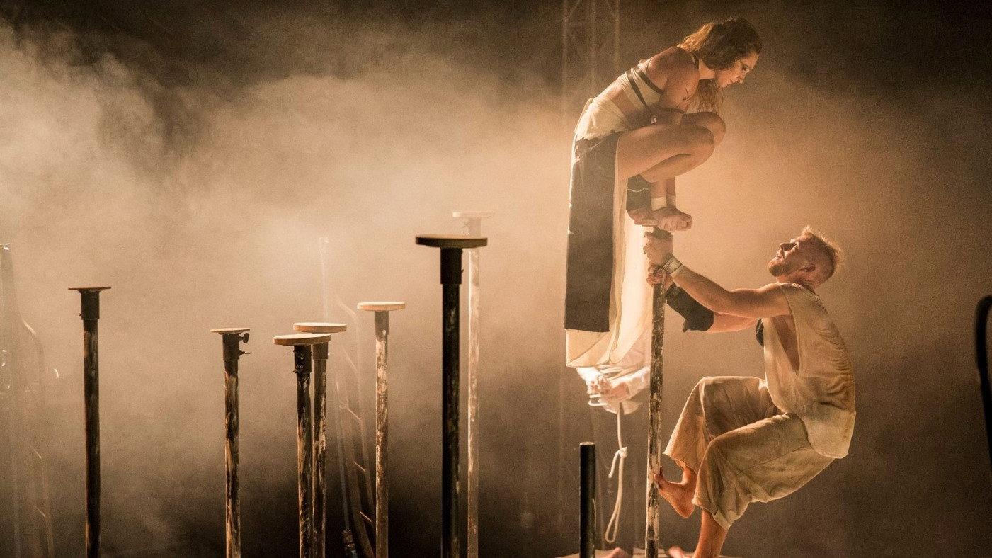 Losers Cirque Company: Vzduchem 2020 movie scene