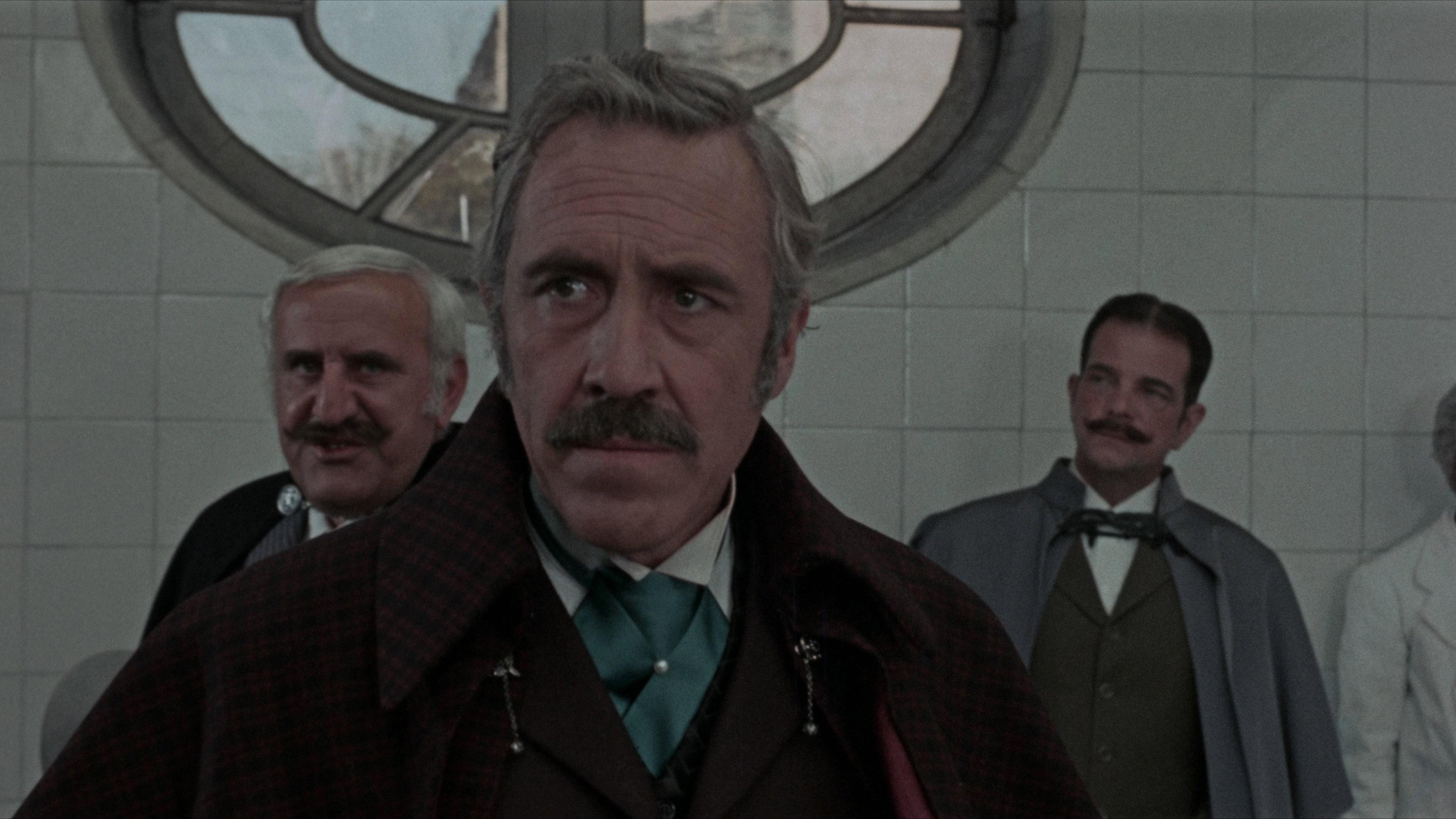 Murders in the Rue Morgue 1971 movie scene