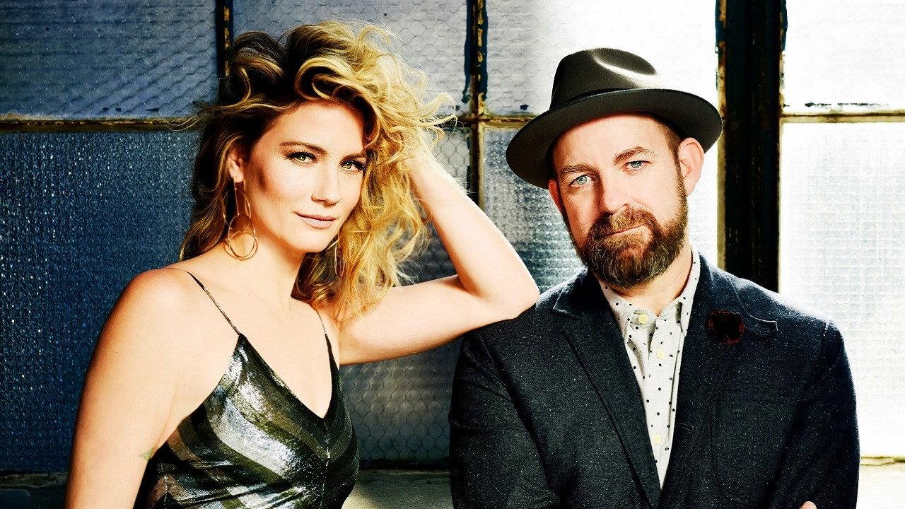 Sugarland: Live on the Inside 2009 movie scene