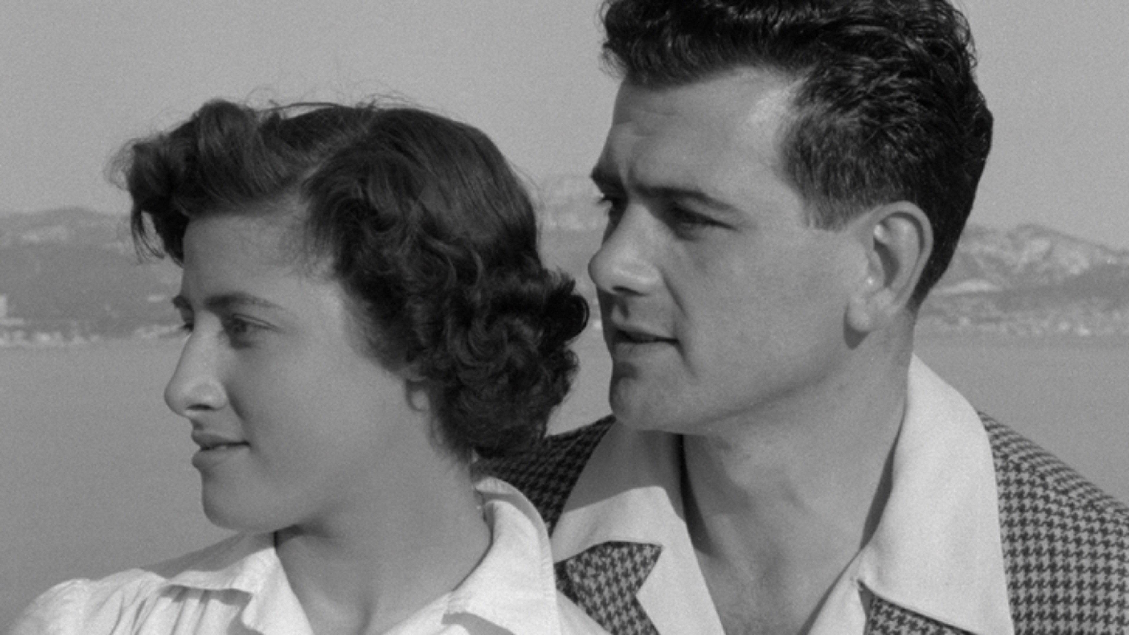 Rendez-vous of the Docks 1955 movie scene