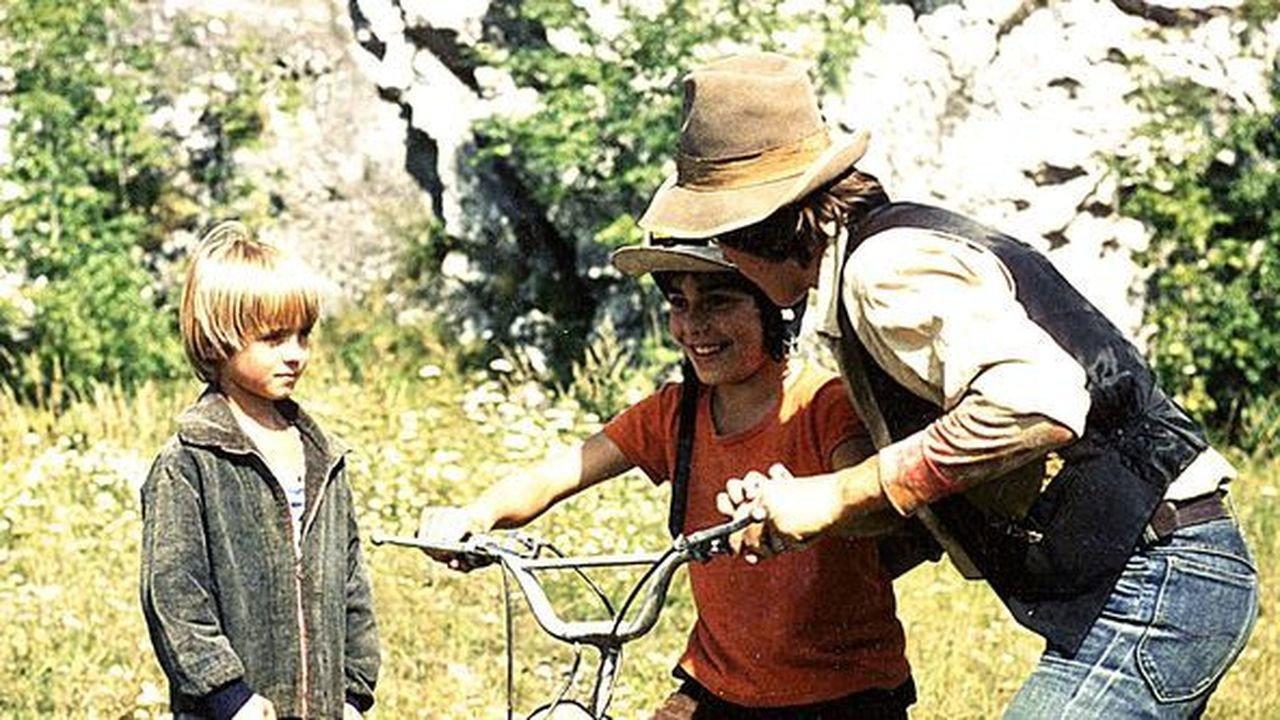 Men Don't Cry 1980 movie scene