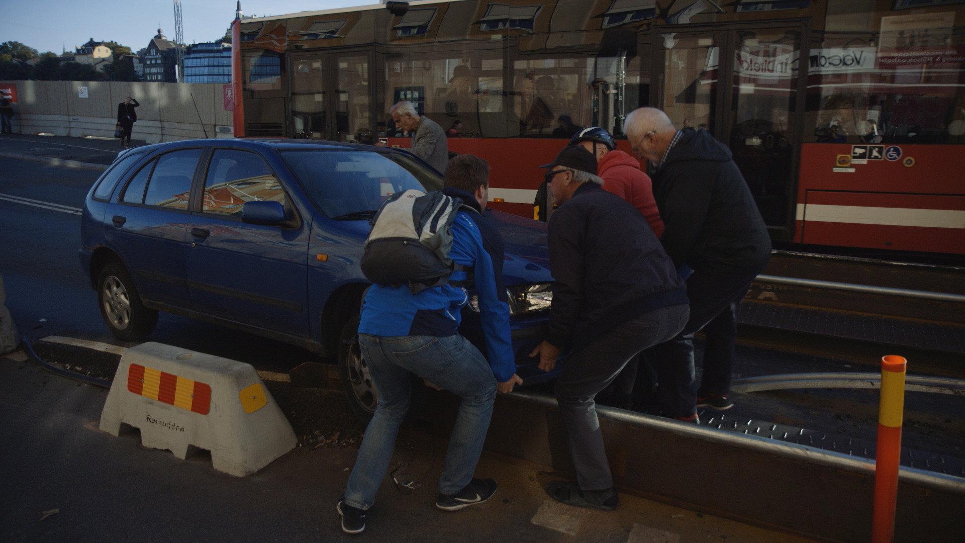 The Traffic Separating Device 2020 movie scene