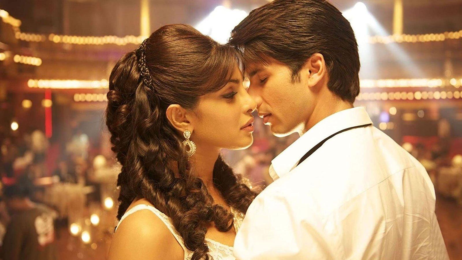 Teri Meri Kahaani 2012 movie scene