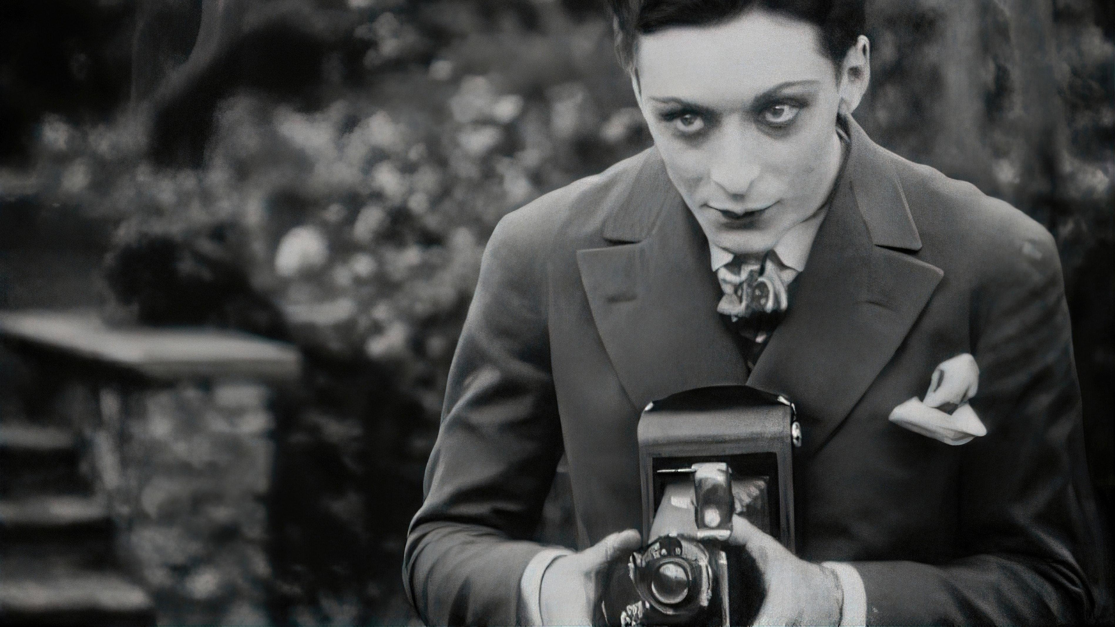 Six and a Half by Eleven 1927 movie scene