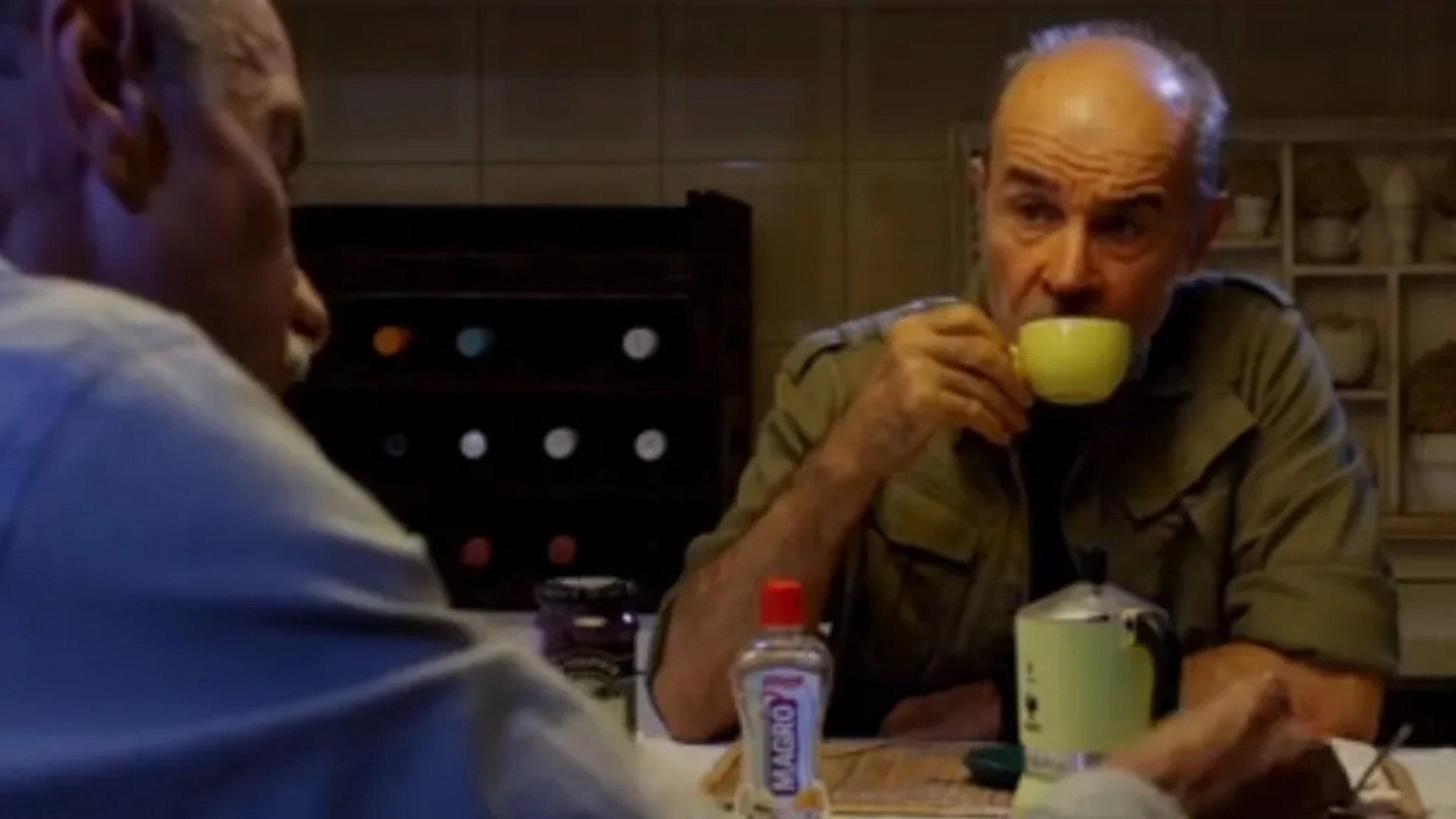 One Coffee and Four Seconds 2018 movie scene