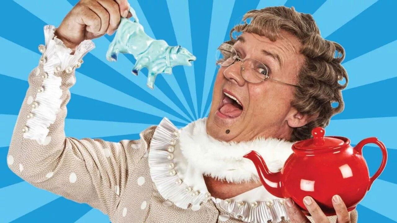 Mrs. Brown's Boys Live Tour: How Now Mrs. Brown Cow 2015 movie scene