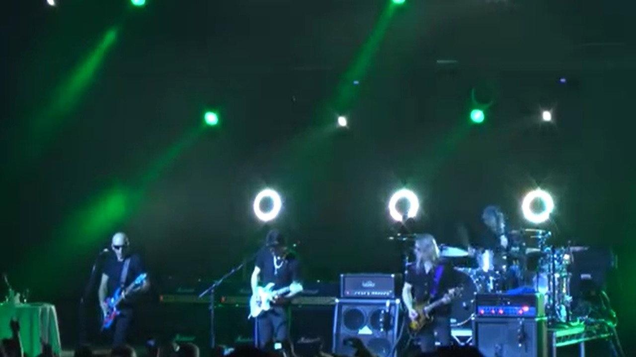 G3: Live in Moscow 2012 movie scene