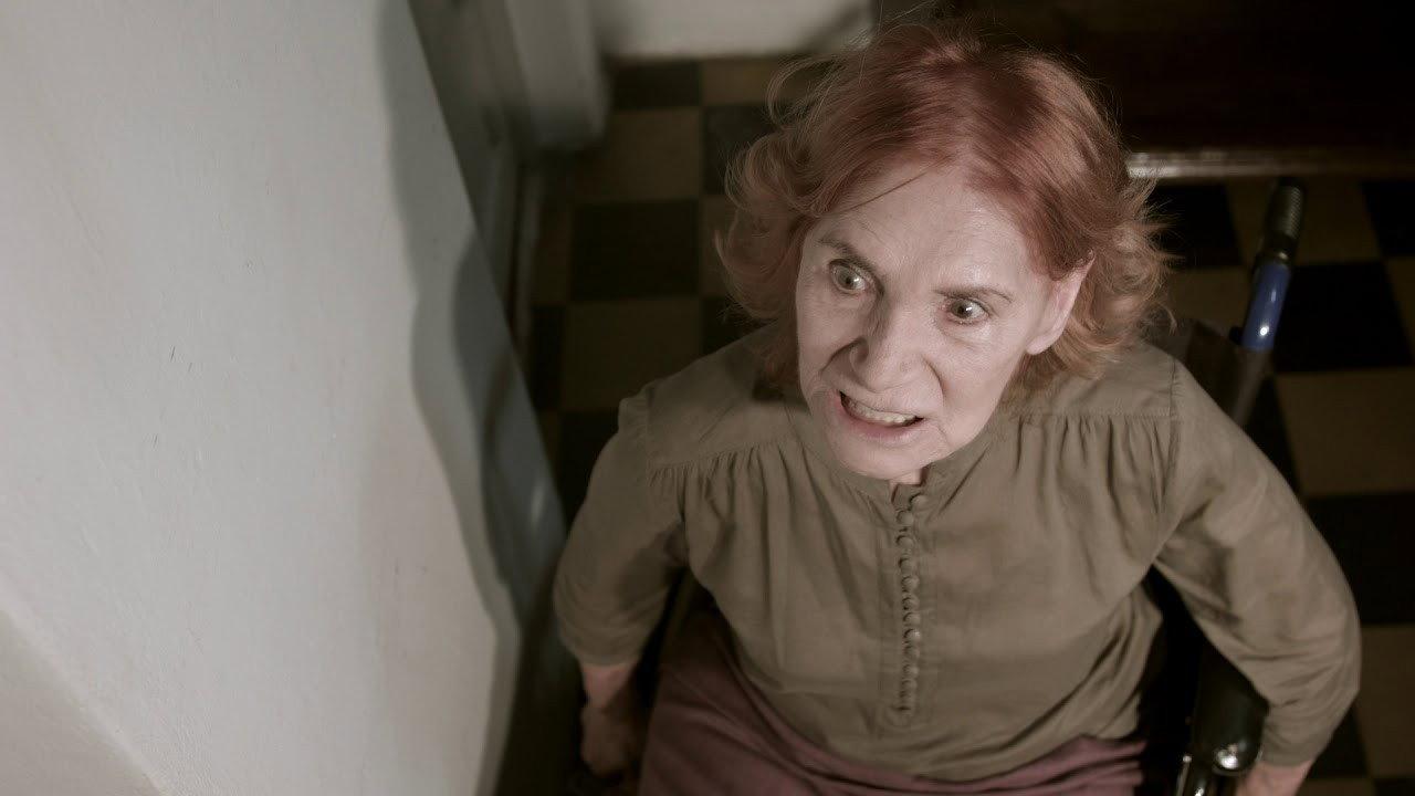La casa en la playa 2019 movie scene