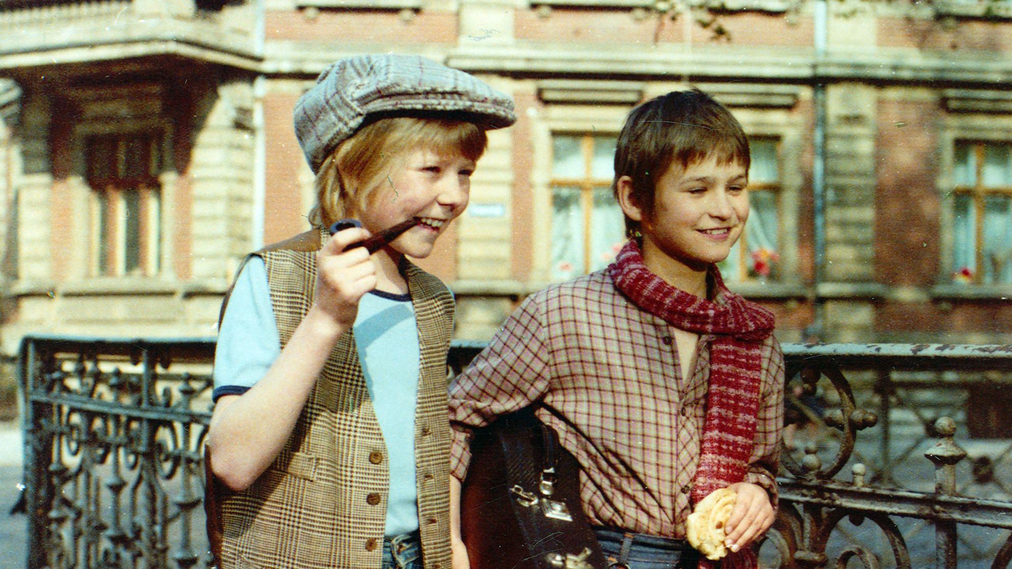 Unternehmen Geigenkasten 1985 movie scene