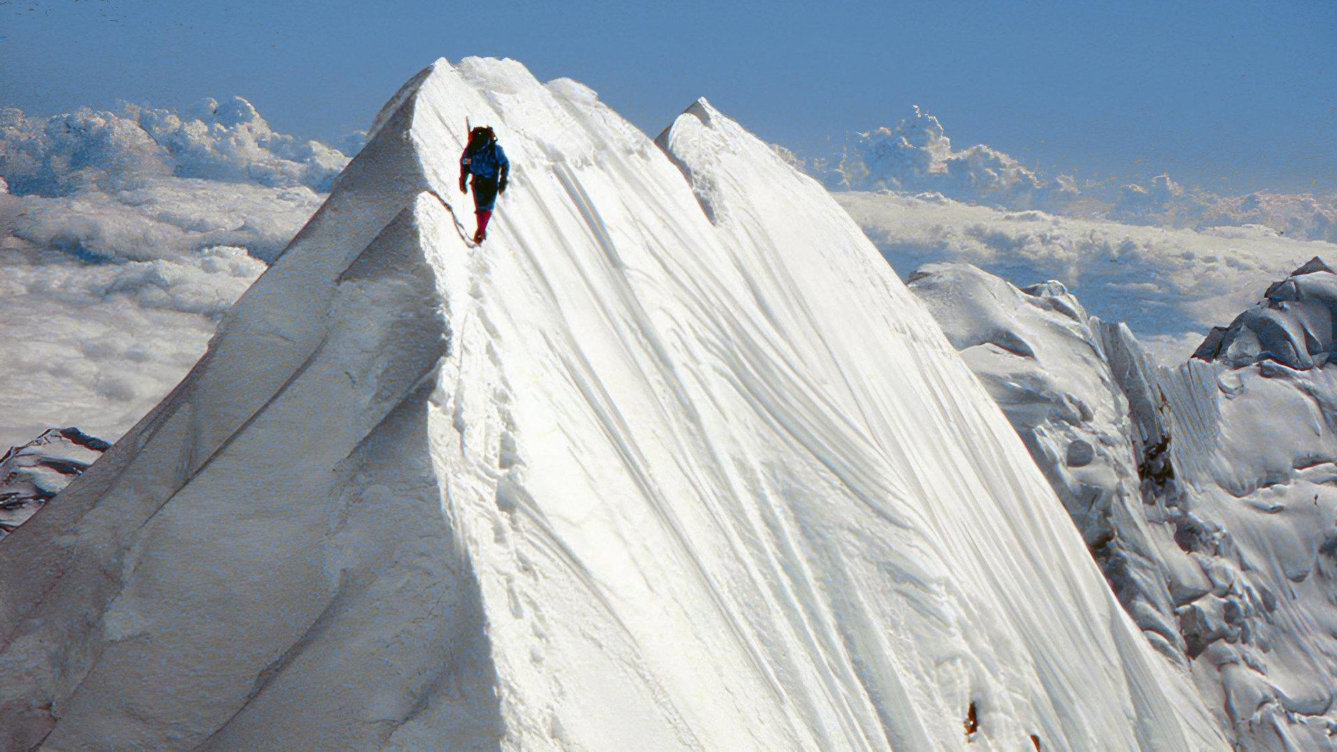 Dhaulagiri, Mountain of Winds 1985 movie scene