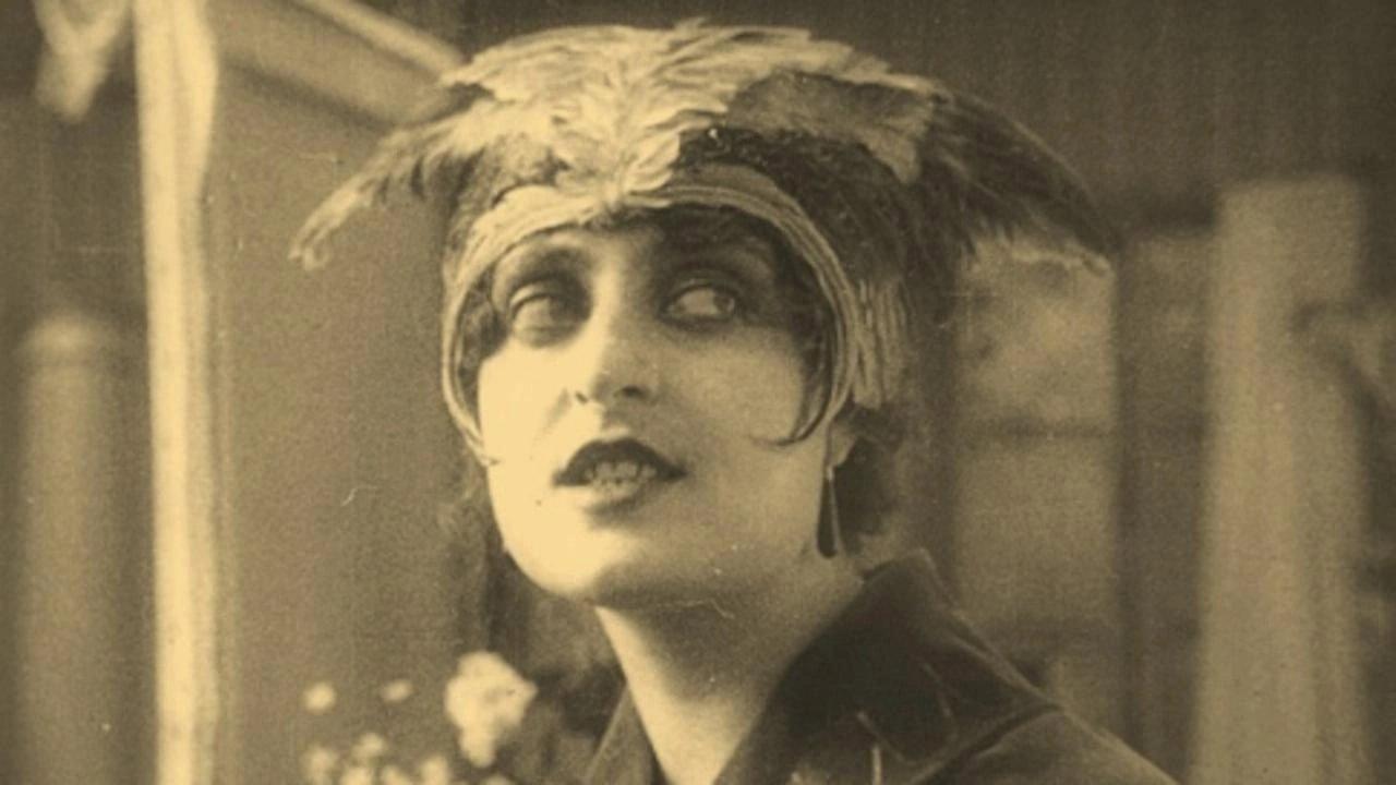 The Fire 1916 movie scene